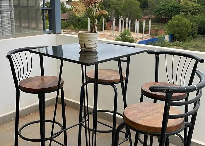 La Tropicale De *