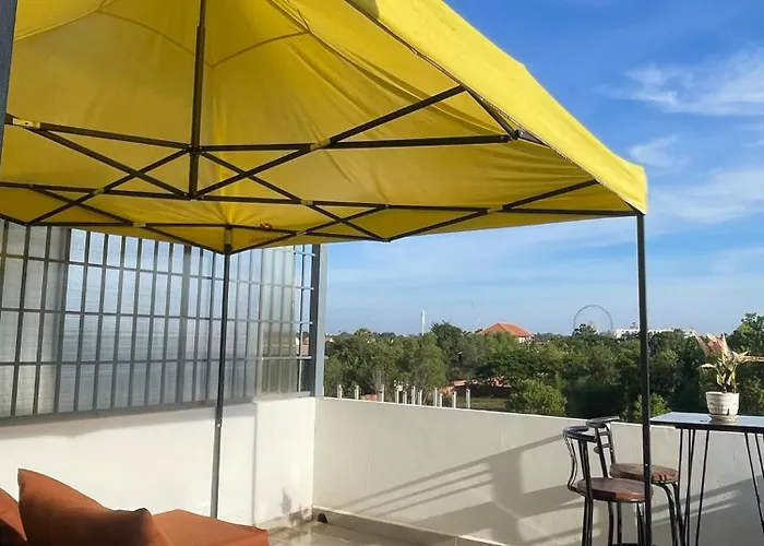 Nocleg ze śniadaniem La Tropicale De Siem Reap