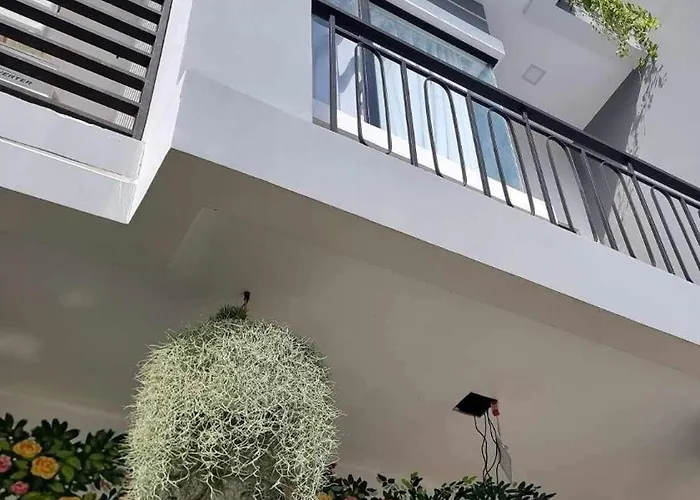 La Tropicale De *